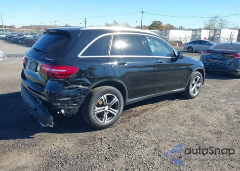 2016 Mercedes-Benz Glc 300 4Matic z USA, uszkodzony, nr VIN WDC0G4KB1GF007865
